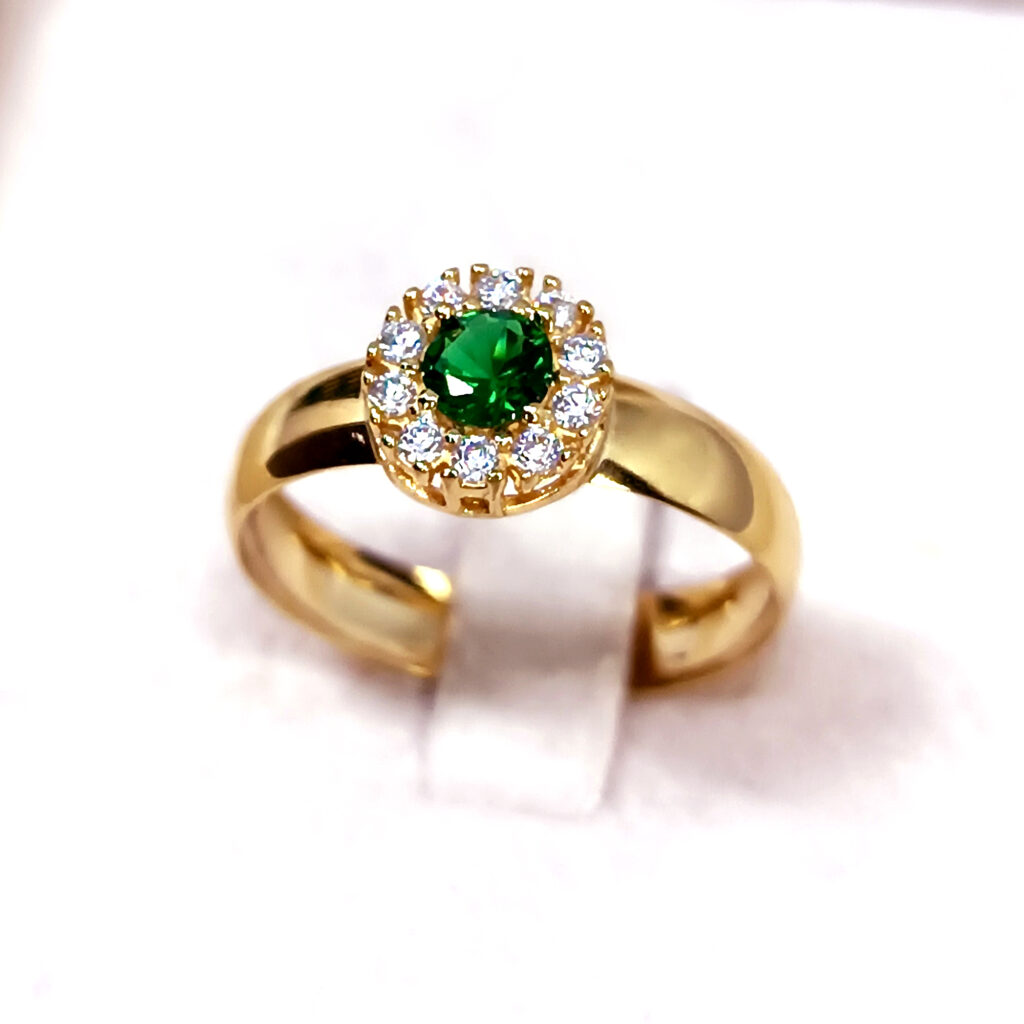 anel de formatura personalizado com esmeralda