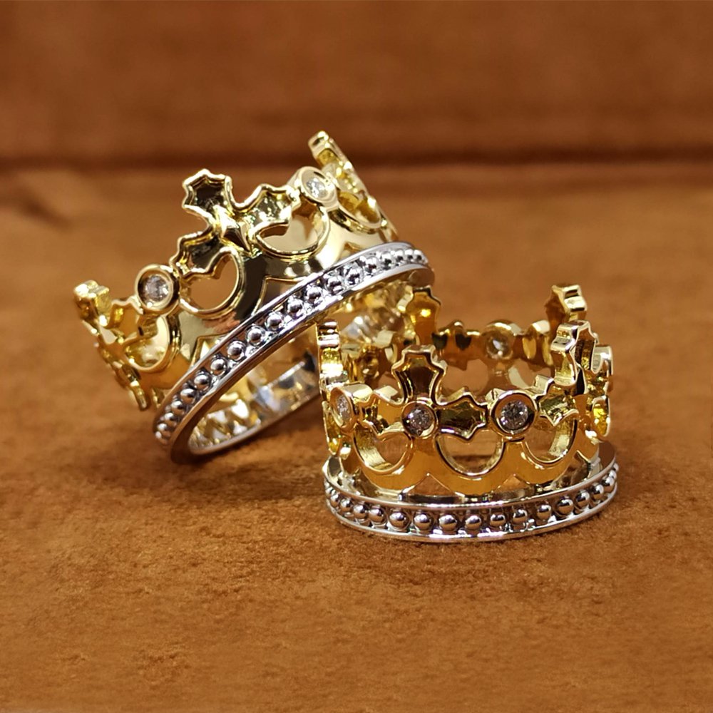 aliança coroa com diamantes personalizada 