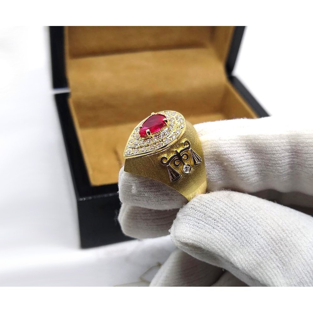 anel de formatura personalizado em ouro 18k gota com diamantes