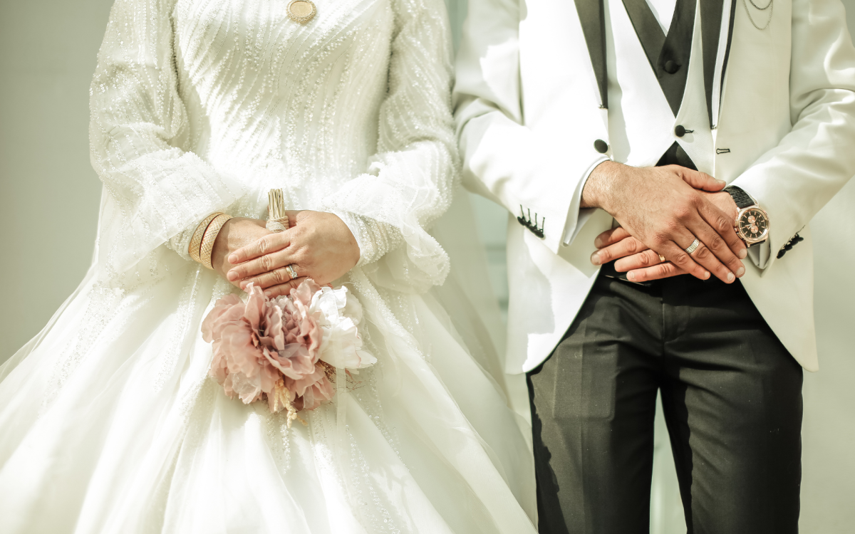 “O que os convidados NÃO devem vestir em um casamento? Confira estas 7 dicas essenciais que vão te ajudar!”